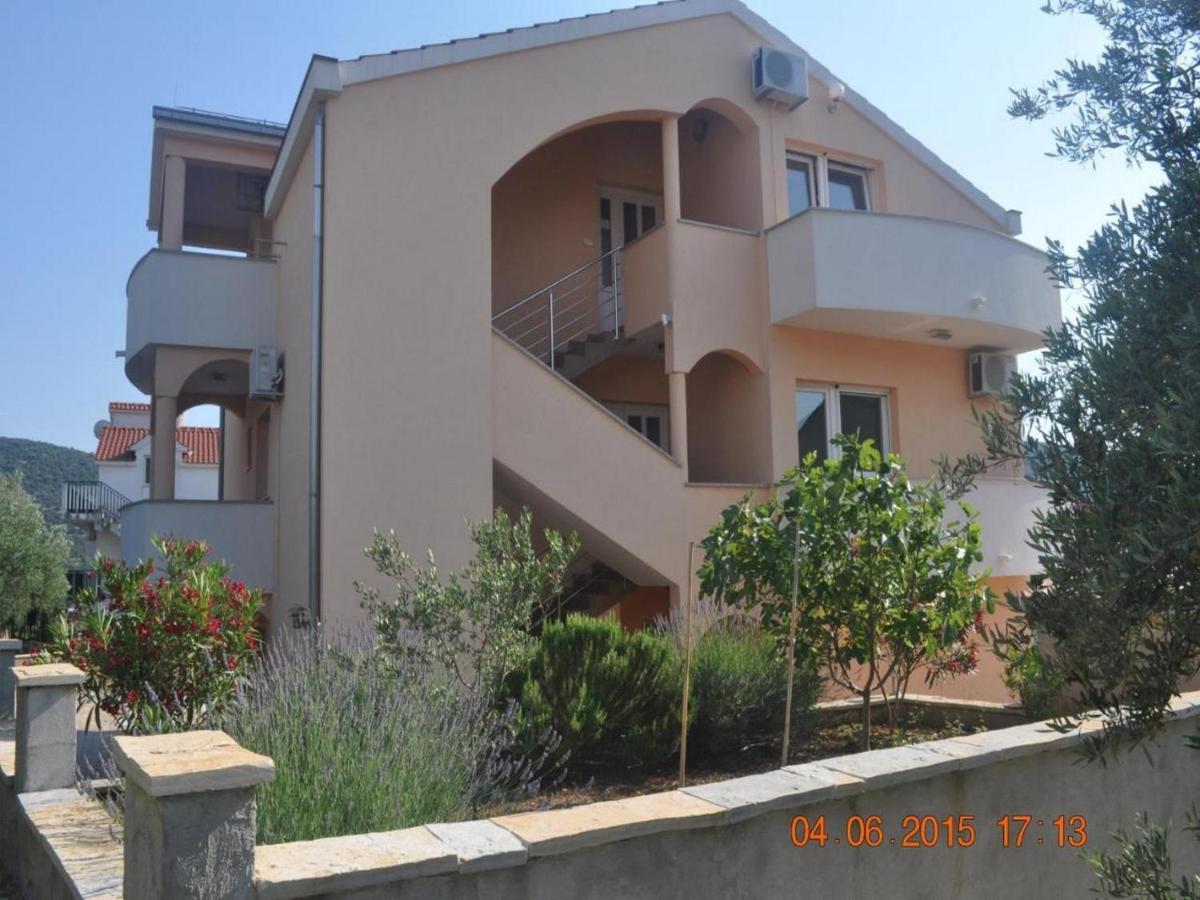 Apartments Vala Vinišće 外观 照片