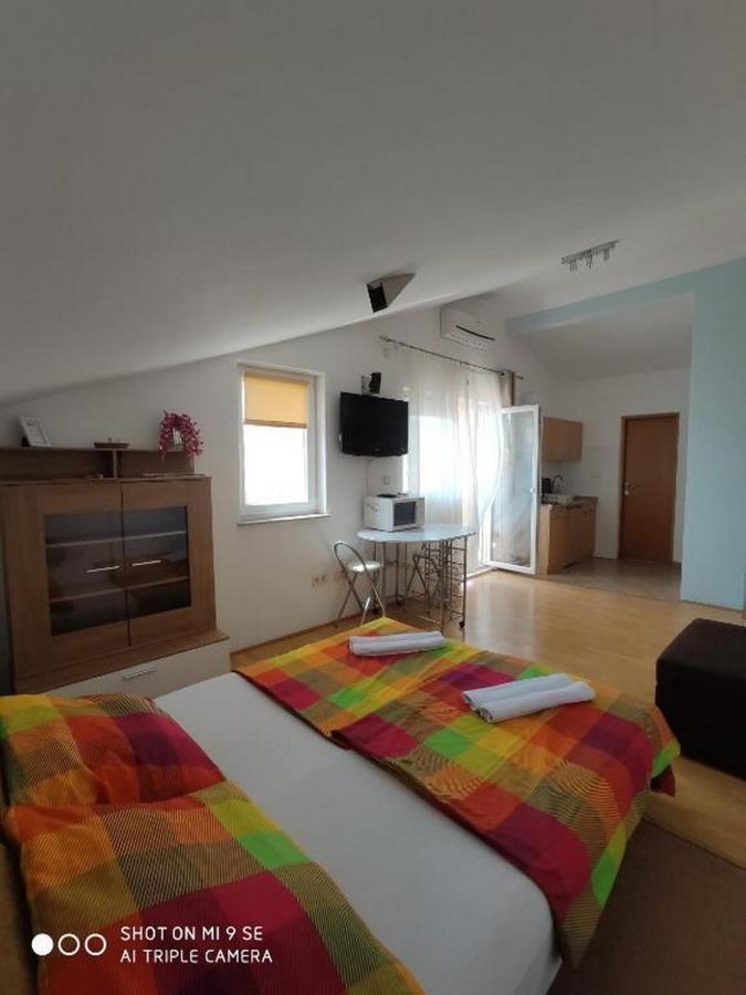 Apartments Vala Vinišće 外观 照片