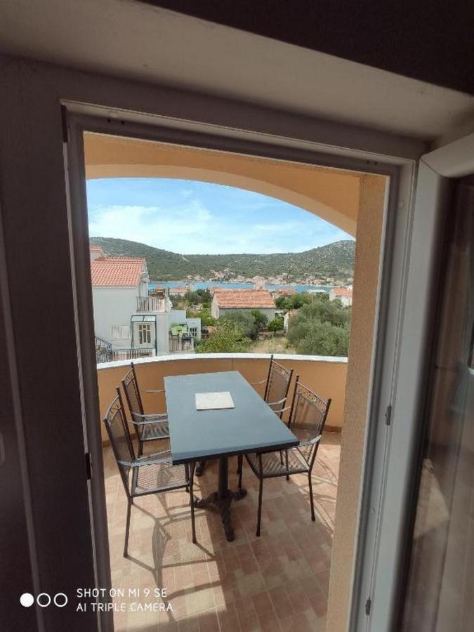 Apartments Vala Vinišće 外观 照片